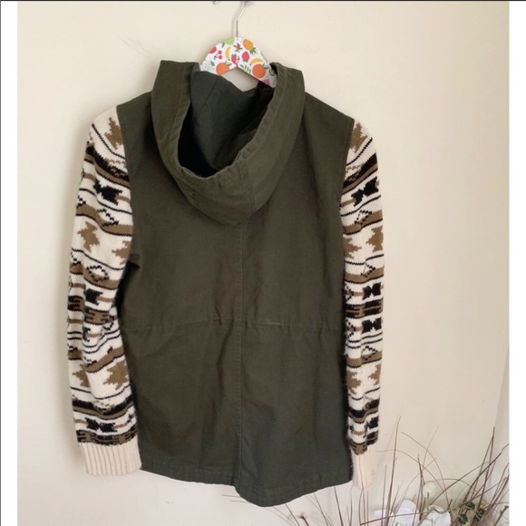 💋SOLD💋Jacket - Picture 2 of 2